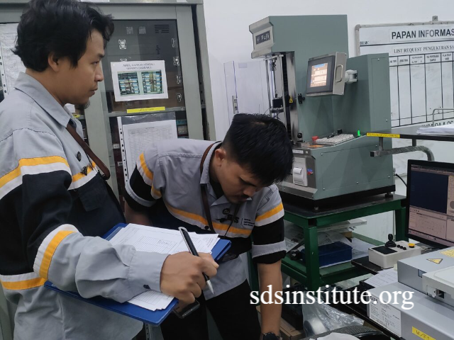 Sistem Kalibrasi Visual Komputer Memacu Ketangkasan Kinetik Guna Mengamankan Presisi Pemotongan Logam