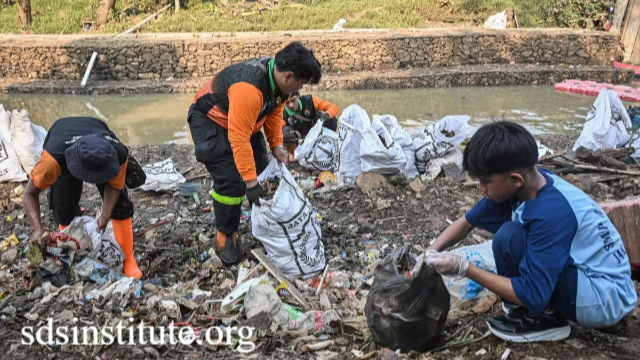 Pengenalan Sistem Daur Ulang Sampah Dapur Mengubah Perilaku Siswa Guna Mencegah Pencemaran Tanah Sekolah